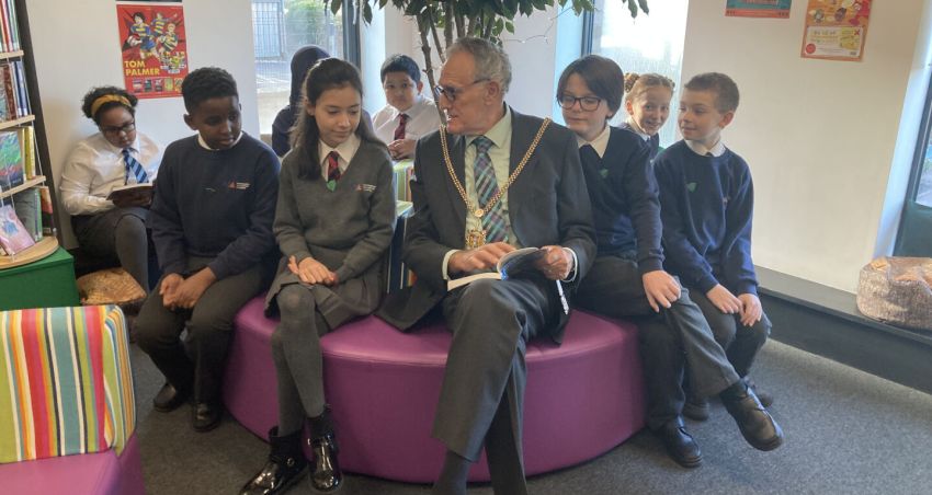Mayor opens Northampton International Academy primary school library
